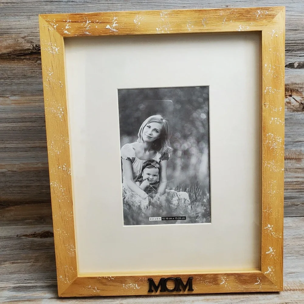 Schurman Retail Group Mom Wood Picture Frame Distressed 4x6 Photo Gift 646407